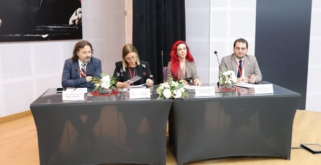 Gençlerle siyaset: Medya ve yeni iletişim araçlarının etkisi çalıştayda tartışıldı