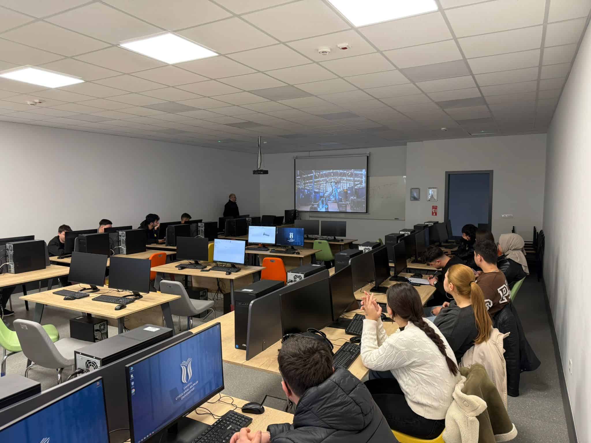 Makine Resim ve Konstrüksiyonu Bölümünde Sektör Temsilcisiyle Kariyer Olanakları Değerlendirildi