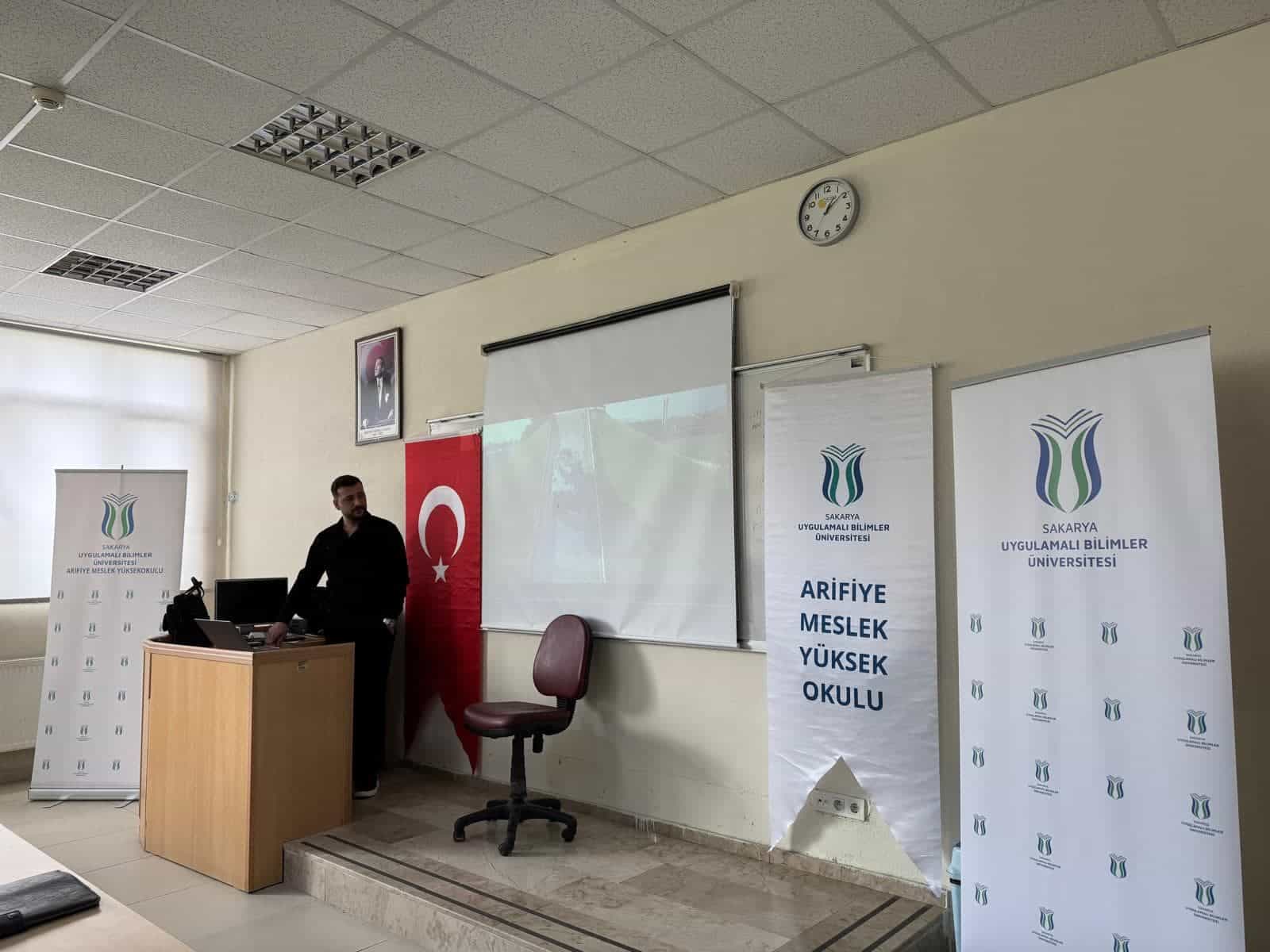 Arifiye MYO’da Otomotiv Sektöründe Teknik Elemanların Görevleri ve Uygulamalı Eğitimin Etkisi Tartışıldı