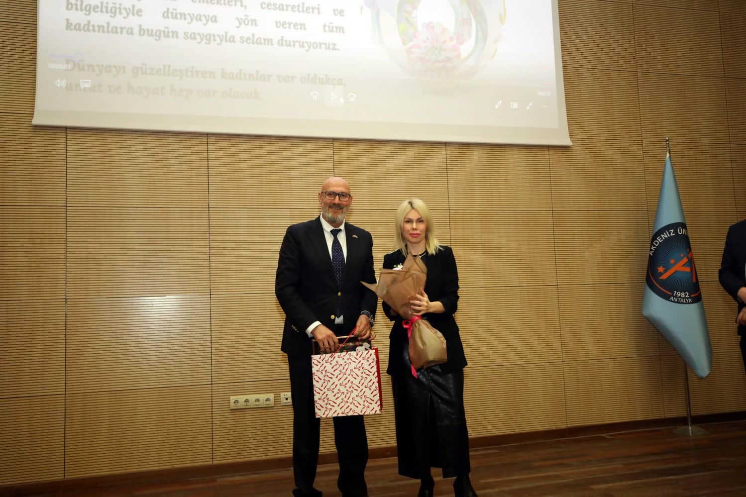 Akdeniz Üniversitesi'nde 8 Mart Dünya Kadınlar Günü Birlik ve Dayanışma ile Kutlandı