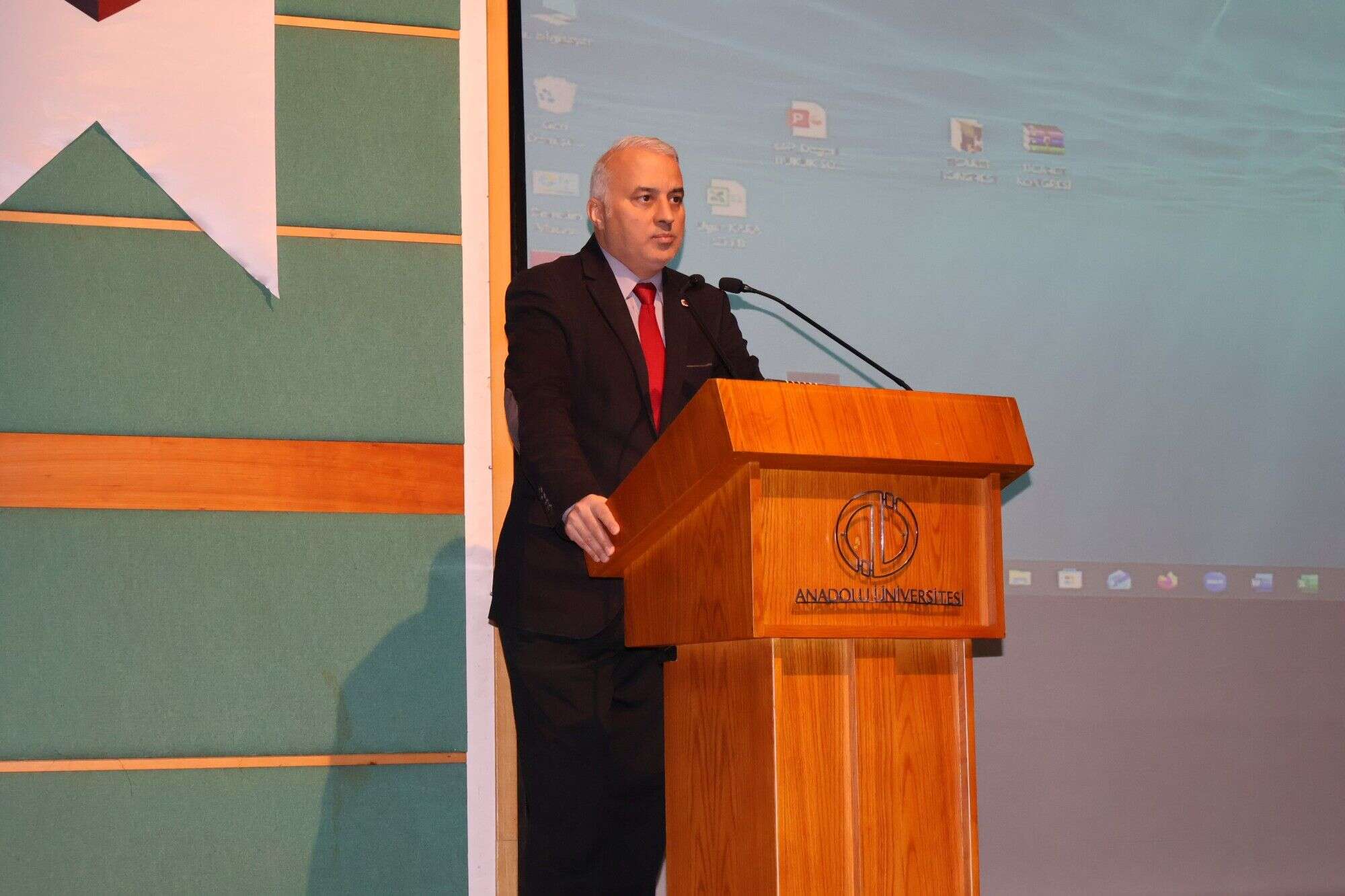 Anadolu Üniversitesi’nde Gençlere Yasama Süreçleri ve Parlamenter Denetim Anlatıldı