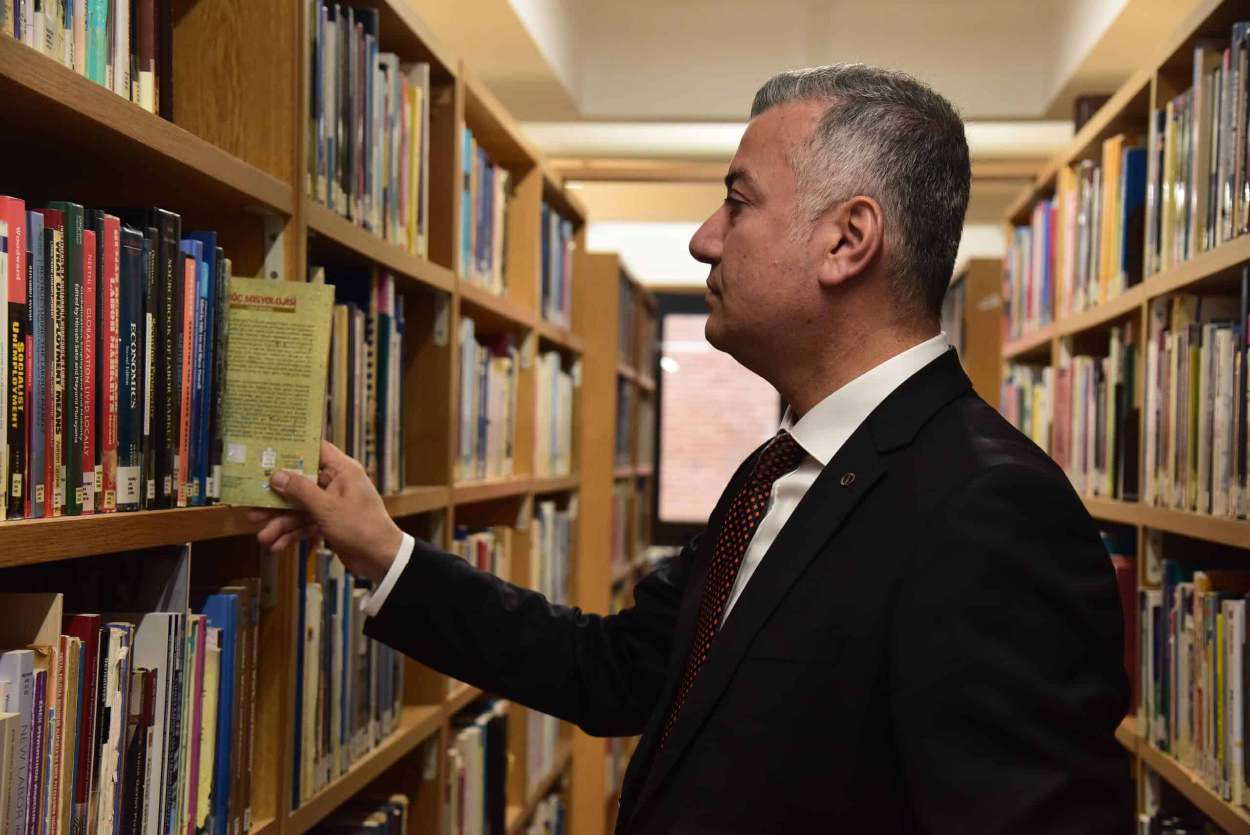 Anadolu Üniversitesi Kütüphanesi, Dijitalleşen Kaynakları ve Etkinlikleriyle Eğitim Hayatına Katkı Sunuyor