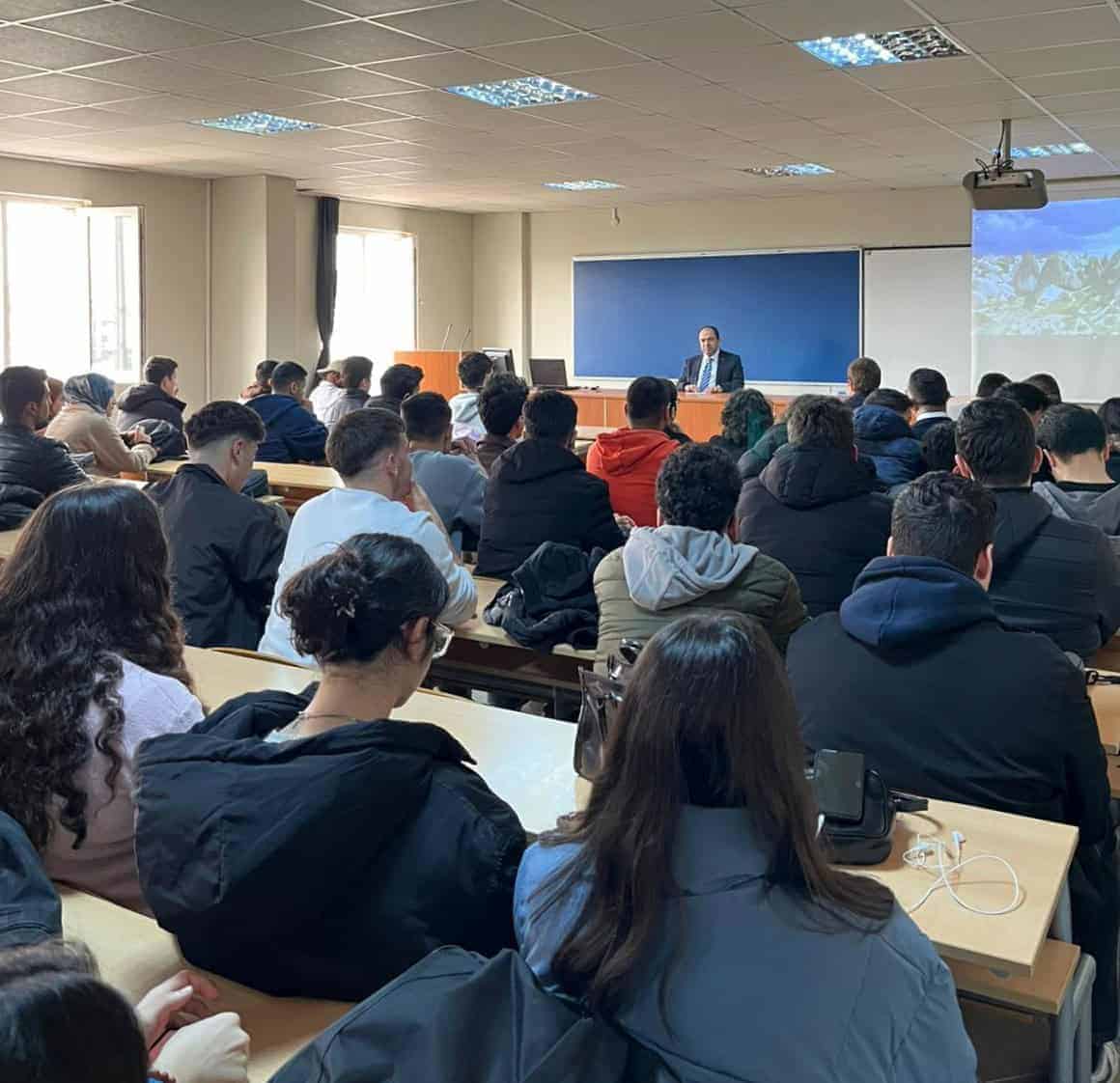 Bilişim Dünyasında İnsan Değerleri İlk Ders Etkinliğinde Ele Alındı