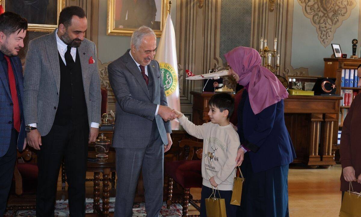 İstanbul Üniversitesi’nde Ramazan Bayramı Töreni ve Bayramlaşma Etkinliği Gerçekleşti