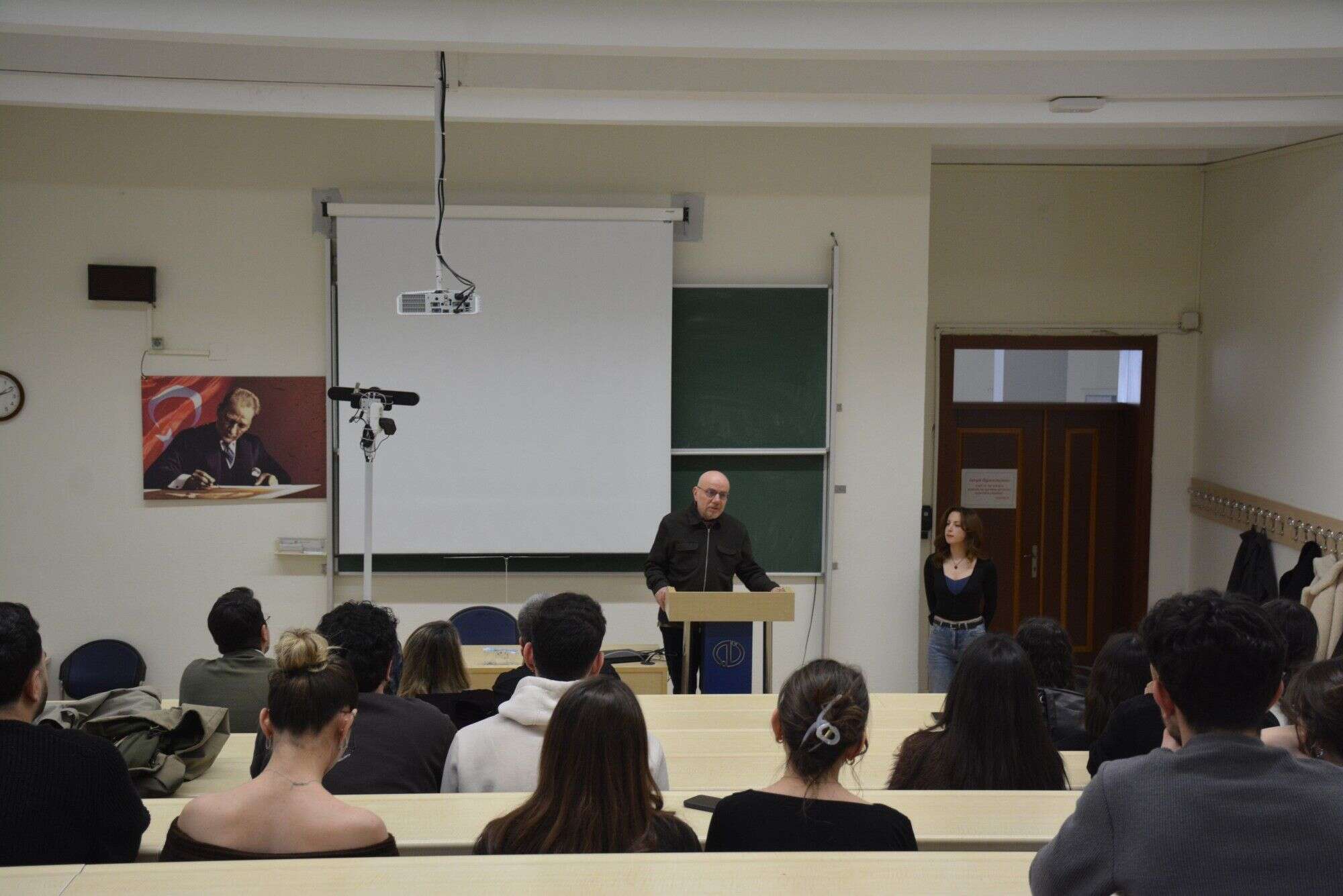 Anadolu Üniversitesi’nde Kadın Cinayetlerinin Hukuki ve Toplumsal Yönleri Tartışıldı