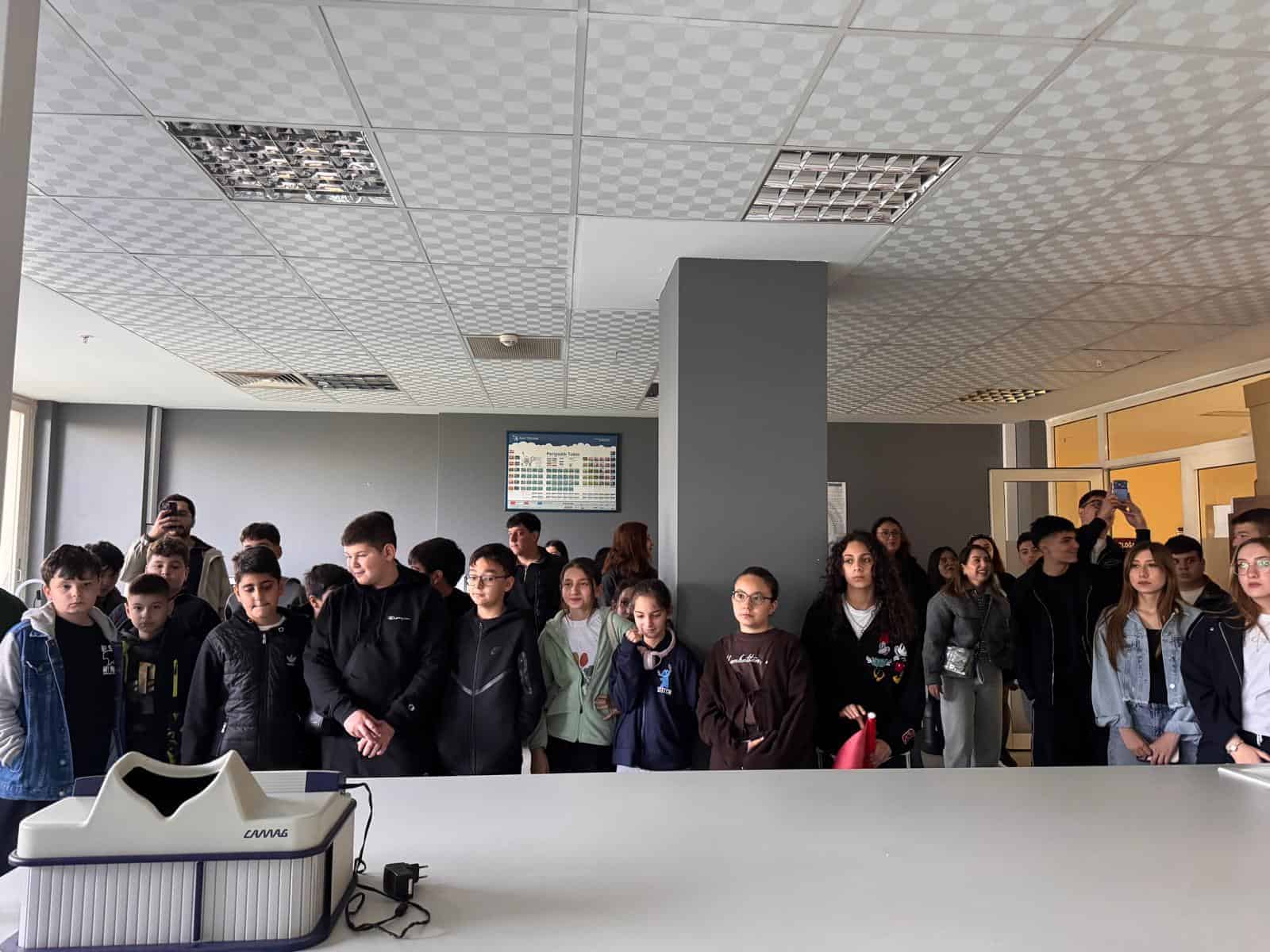 Ortaöğretim Öğrencileri Mühendislik Fakültesi'ni Yerinde İnceledi