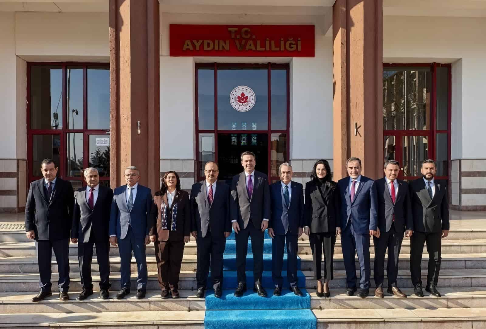 Aydın Valiliği’nde Enerji ve Doğal Kaynaklar Yatırımları Görüşüldü: Rektör Prof. Dr. Bülent Kent Katılım Sağladı