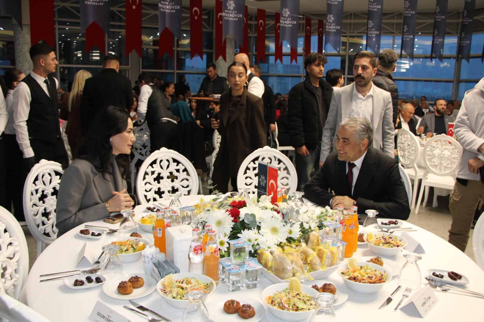 Rektör Prof. Dr. Bülent Kent, Muhtarlar ile İftar Buluşması’nda Üniversite-Belediye İş Birliğini Değerlendirdi