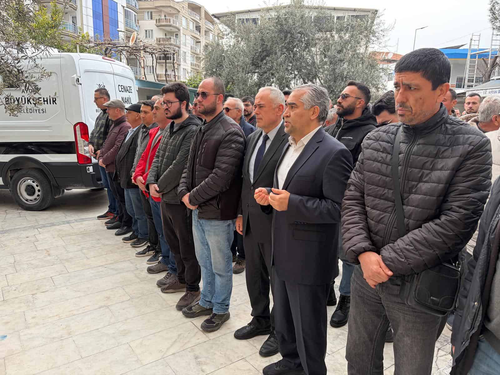 Rektör Prof. Dr. Bülent Kent, Salih Uçar’ın Cenaze Töreninde Taziyelerini İletti