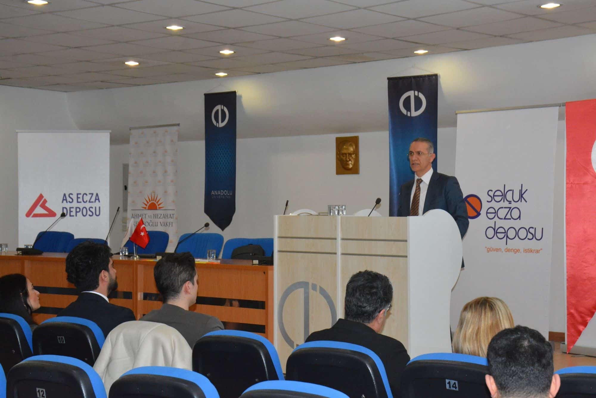 Anadolu Üniversitesi’nde Eczacılık Öğrencilerine Yönelik 7 Bölge 7 Proje Laboratuvarı Eğitimi Gerçekleştirildi