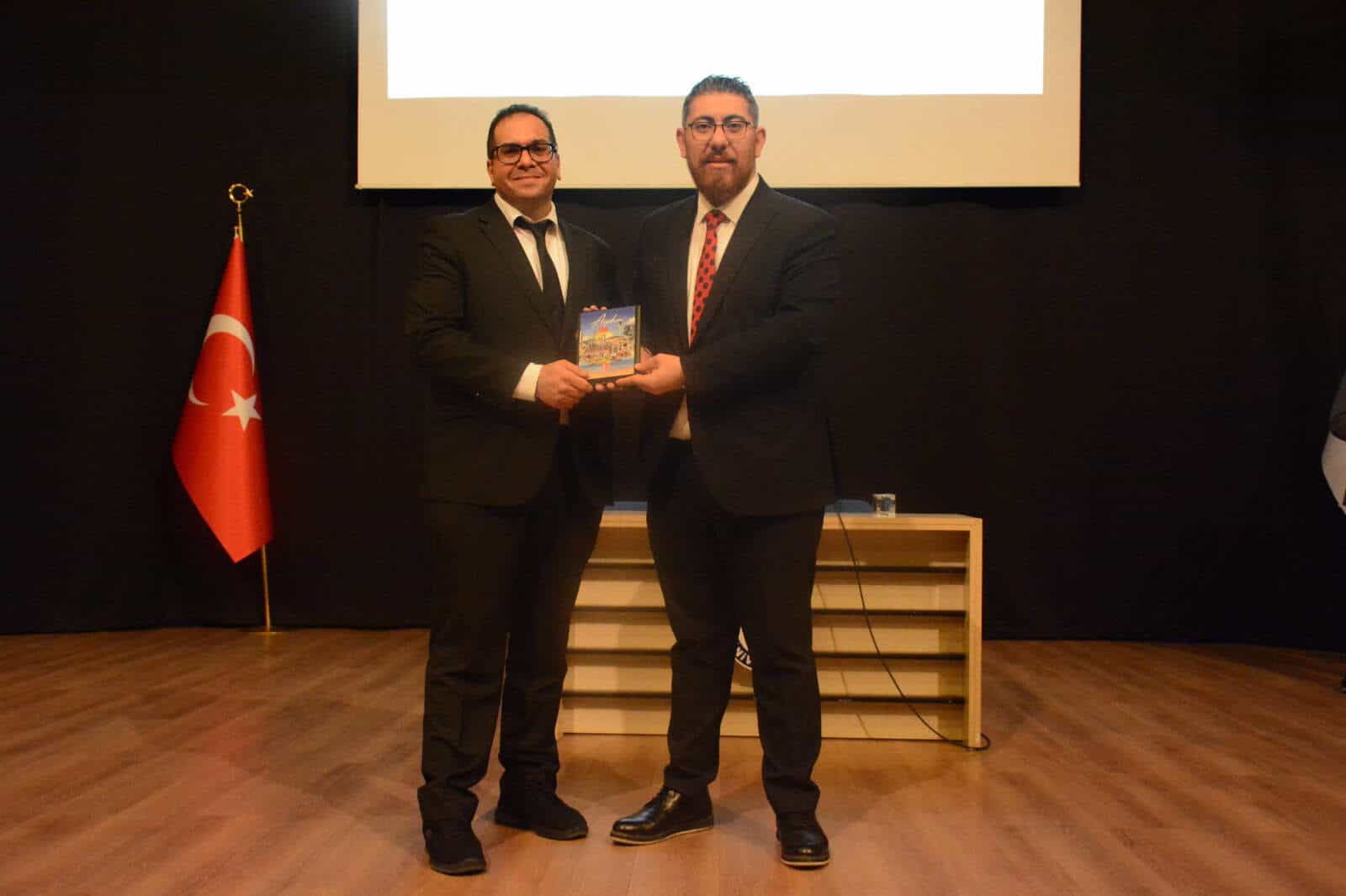 Google Haber İnisiyatifi ve Yapay Zekâ Okuryazarlığı Programı Üniversitemizde Düzenlendi