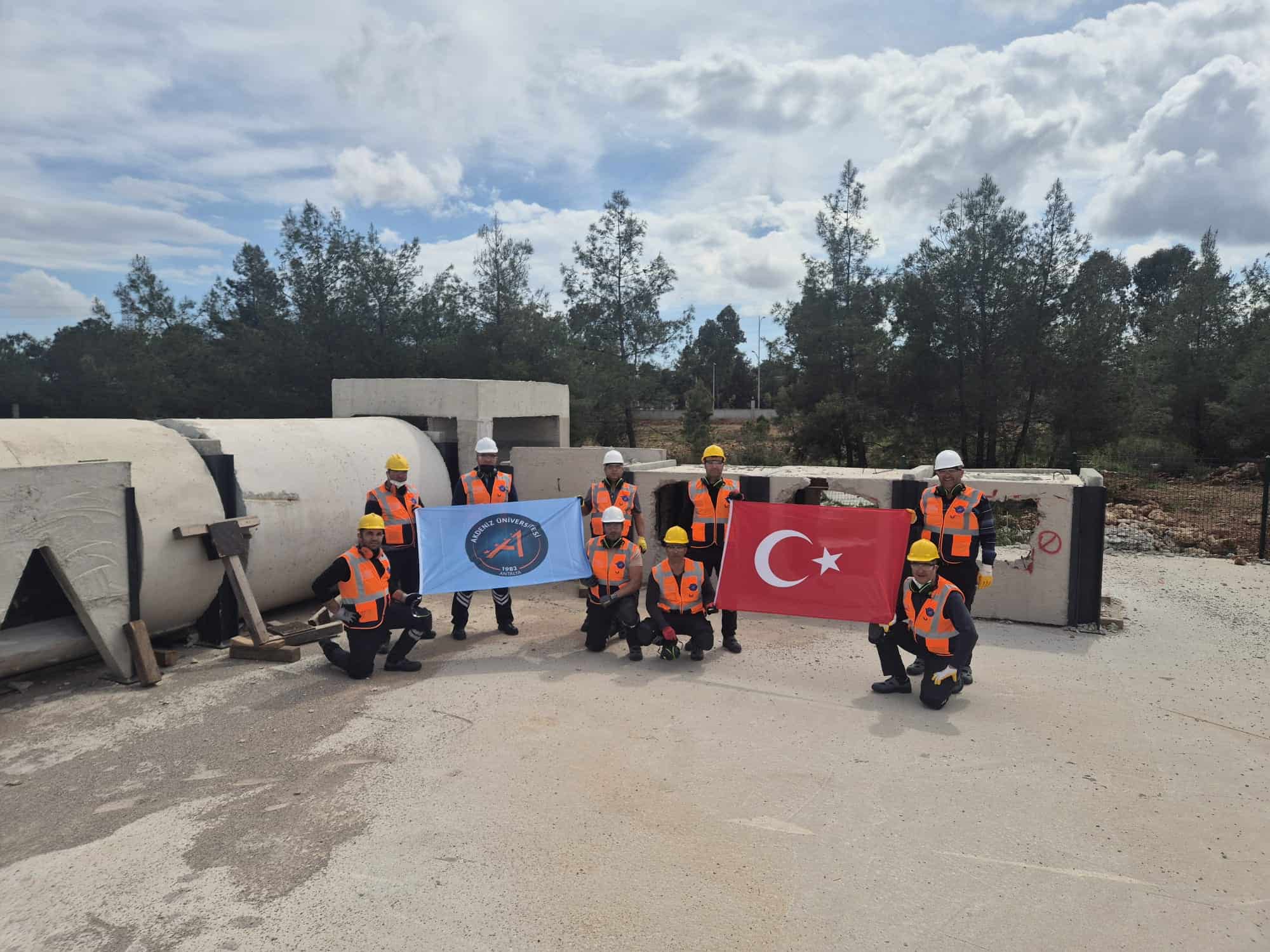Akdeniz Üniversitesi Arama Kurtarma Ekibi, AFAD İş Birliğiyle Eğitimlerini Başarıyla Bitirdi