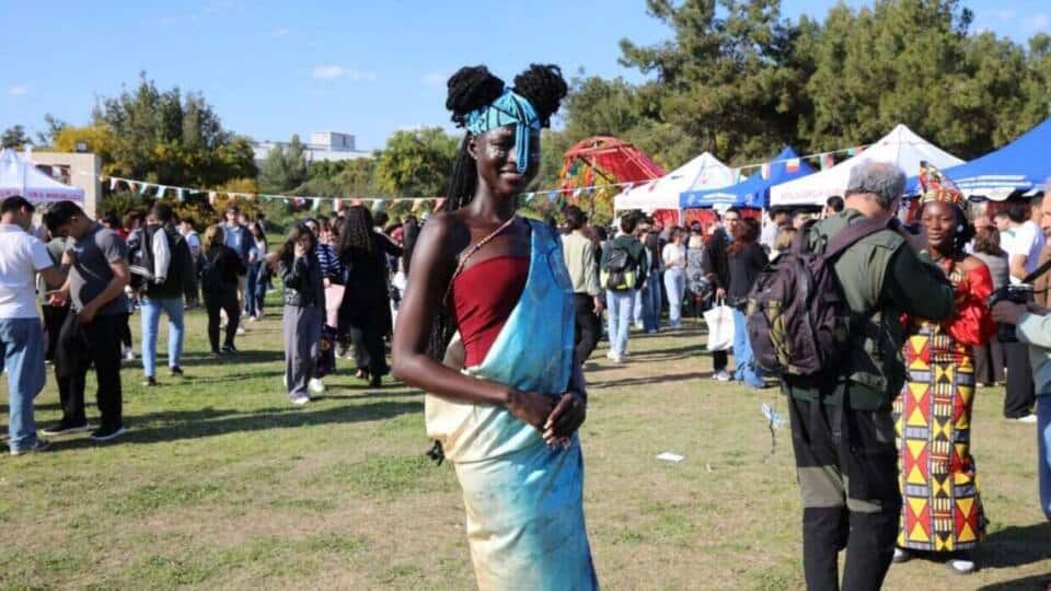 Akdeniz Üniversitesi’nde 52 Ülkenin Katılımıyla Kültürlerarası Festival Renkli Görüntülere Sahne Oldu