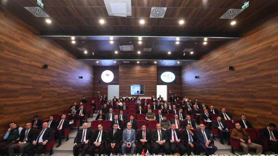 Balıkesir Üniversitesi Rektörü, Kamu Yatırımları Koordinasyon Toplantısına Katıldı