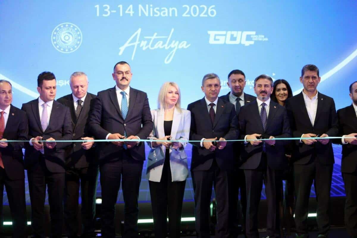 BAKİF26 Kariyer Fuarı’nda Öğrenciler ve İşverenler Antalya’da Bir Araya Geldi