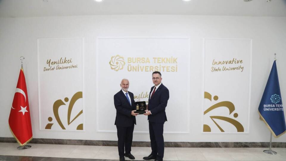 Prof. Dr. Temel Kotil, BTÜ Konuşmaları’nda Gençlerle Teknoloji ve Bilgi Üzerine Deneyimlerini Paylaştı