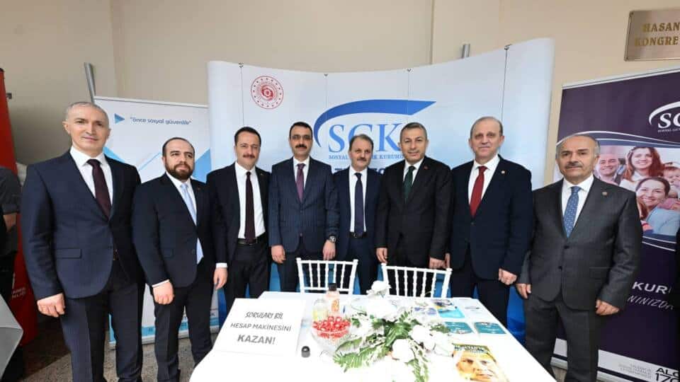 DOKKAF’26 Doğu Karadeniz Kariyer Fuarı Üniversitemizde Gençlerle Buluştu