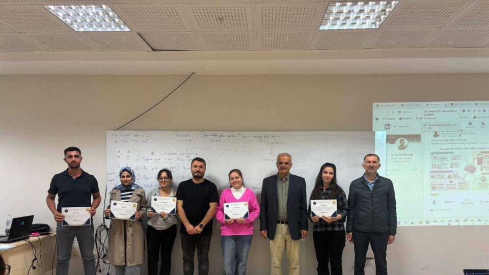 Akdeniz Üniversitesi’nde Öğretmen Adaylarına Eğitimde Yapay Zeka Uygulamaları Anlatıldı