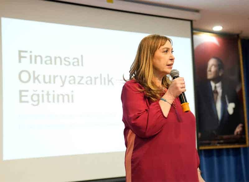 Gençler Finansal Okuryazarlık ve Para Yönetimini Geç Kazanıyor