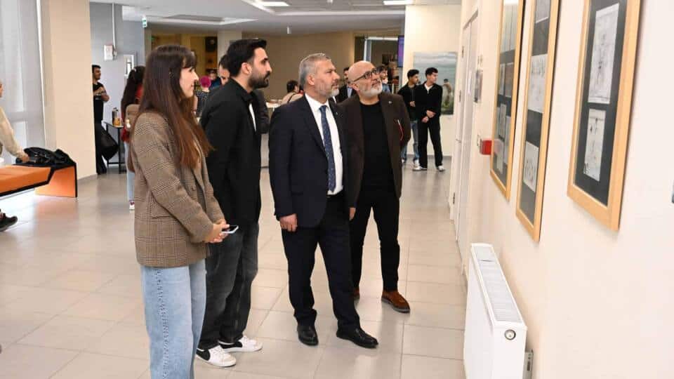 Güzel Sanatlar Fakültesi’nde Disiplinlerarası Üç Öğrenci Sergisi Açıldı