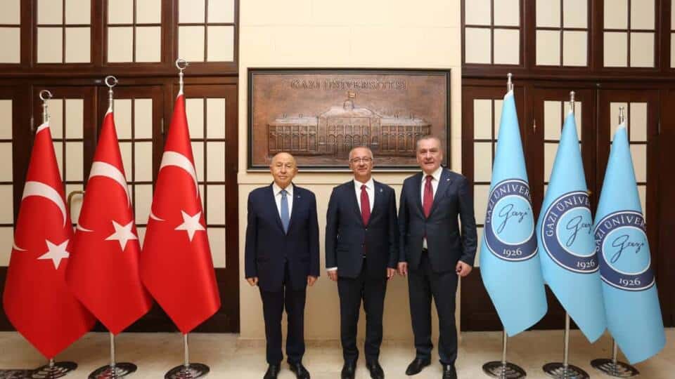 İş İnsanı Nihat Özdemir, Prof. Dr. Uğur Ünal’ı Makamında Ziyaret Etti