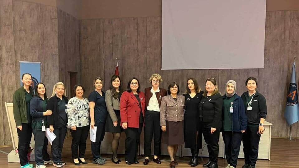 Akdeniz Üniversitesi'nde Kanser Farkındalığına Dair Sempozyumda Güncel Tedaviler Anlatıldı