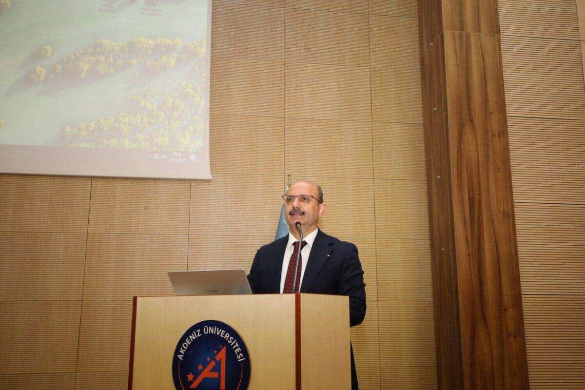 Akdeniz Üniversitesi'nde Kurumsal Akreditasyon İçin Stratejik Çalıştay Gerçekleştirildi