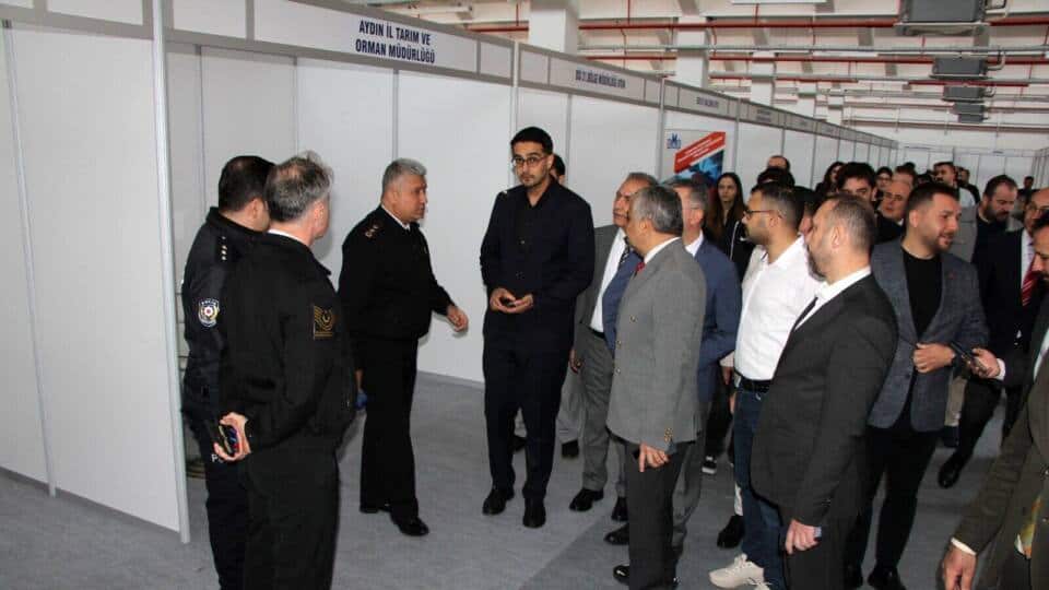 Rektör Prof. Dr. Bülent Kent, EGEKAF’26 Hazırlıkları İçin Tekstil Park Fuar Alanı’nda İncelemelerde Bulundu