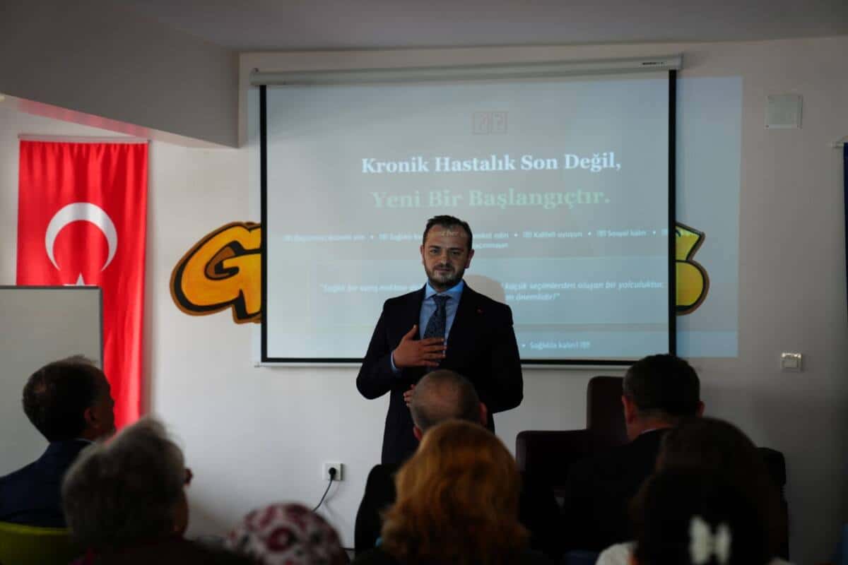 Sakarya Üniversitesi'nde Yaşam Boyu Öğrenenler Akademisi Katılımcılara Kapılarını Açtı