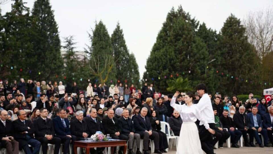 Sakarya Üniversitesi’nde Nevruz Bayramı Geleneksel Ritüellerle Kutlandı