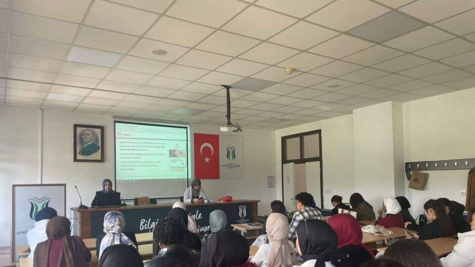 Akyazı'da Uluslararası Öğrencilere Sıtma Riskine Karşı Bilgilendirme Eğitimi