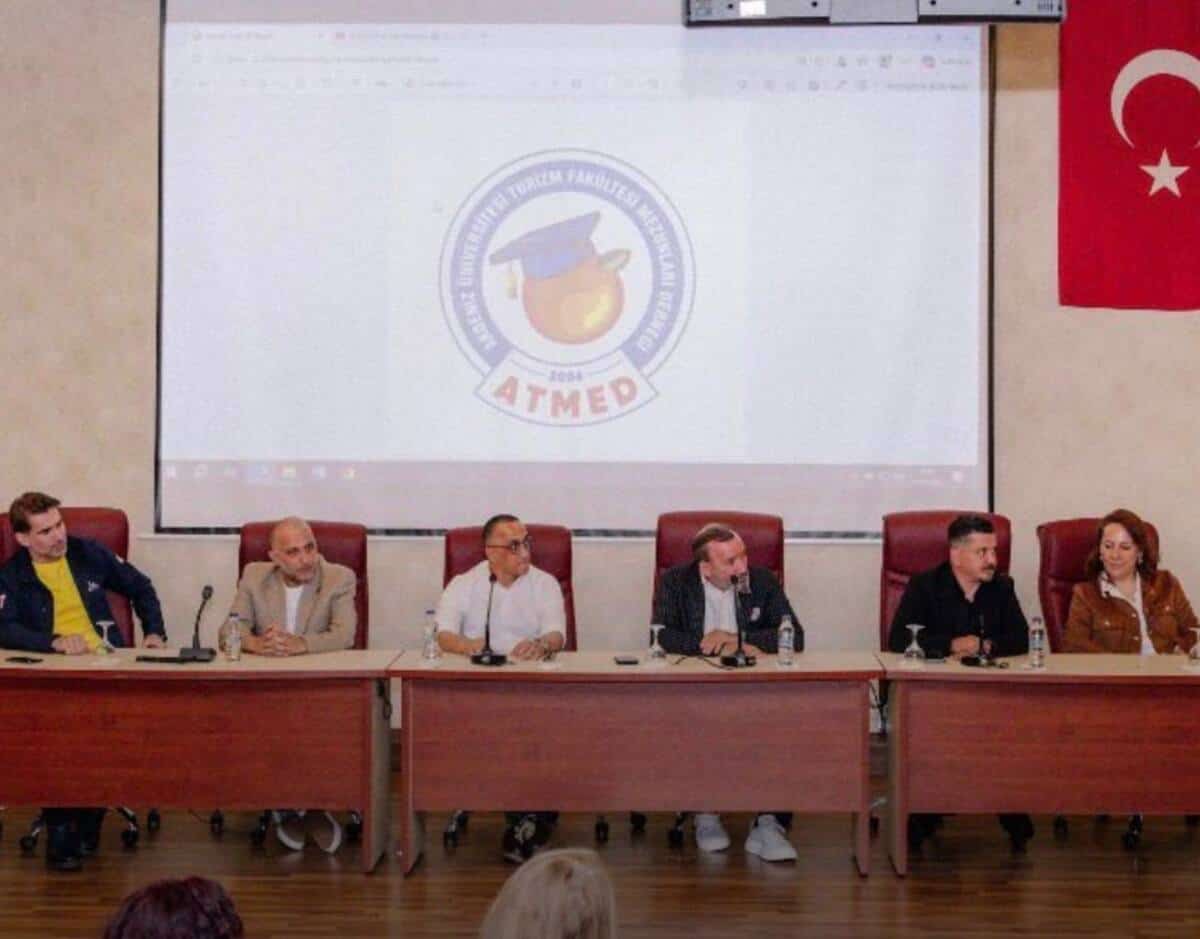 Akdeniz Üniversitesi’nde Turizm Fakültesi Mezunları ve Öğrencileri Birlikte Deneyim Paylaştı