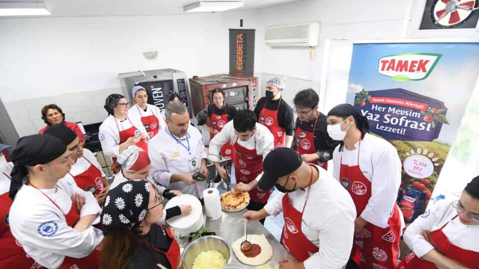 Didim MYO’da Uluslararası Ödüllü Şef Şahin Çiftçi’den Uygulamalı Pizza Eğitimi Düzenlendi