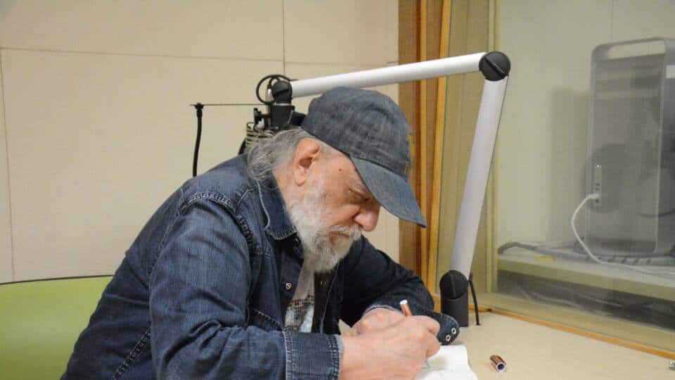 Uğur Dikmen, Cem Karaca'nın 81. Doğum Yılında Radyo A'da Deneyimlerini Paylaştı