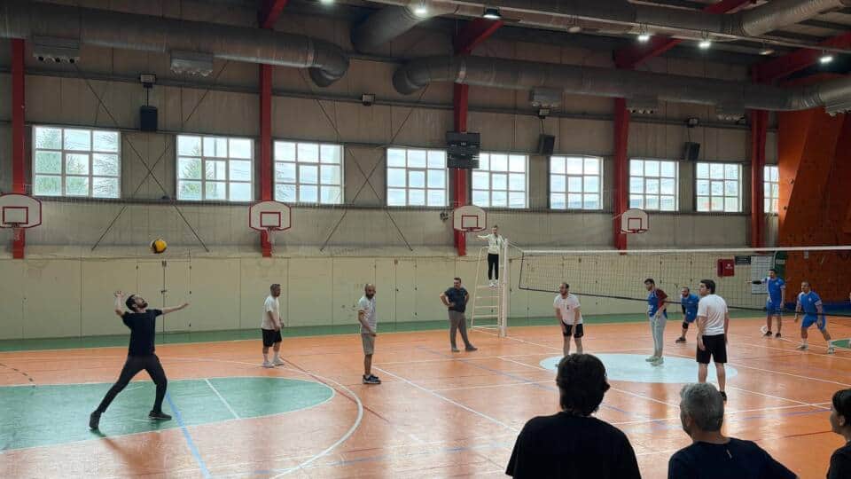 SUBÜ’de Bilgi İşlem Daire Başkanlığı, Voleybol Turnuvası İlk Maçında Sağlık Kültür ve Spor’u 3-0 Geçti
