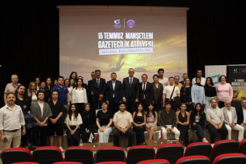 Akdeniz Üniversitesi’nde Genç Gazeteciler İçin 15 Temmuz Manşetleri Atölyesi Düzenlendi