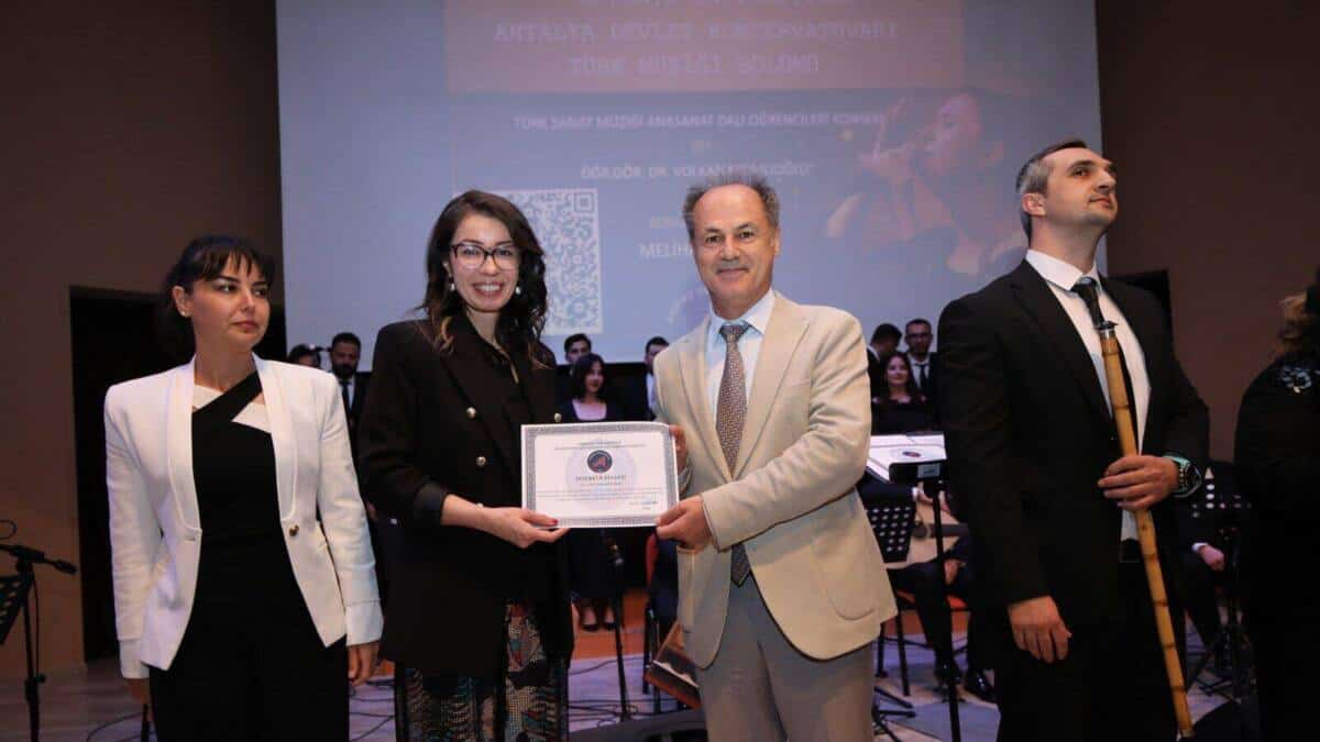 Akdeniz Üniversitesi’nde Melihat Gülses’in Katılımıyla Türk Sanat Müziği Gecesi