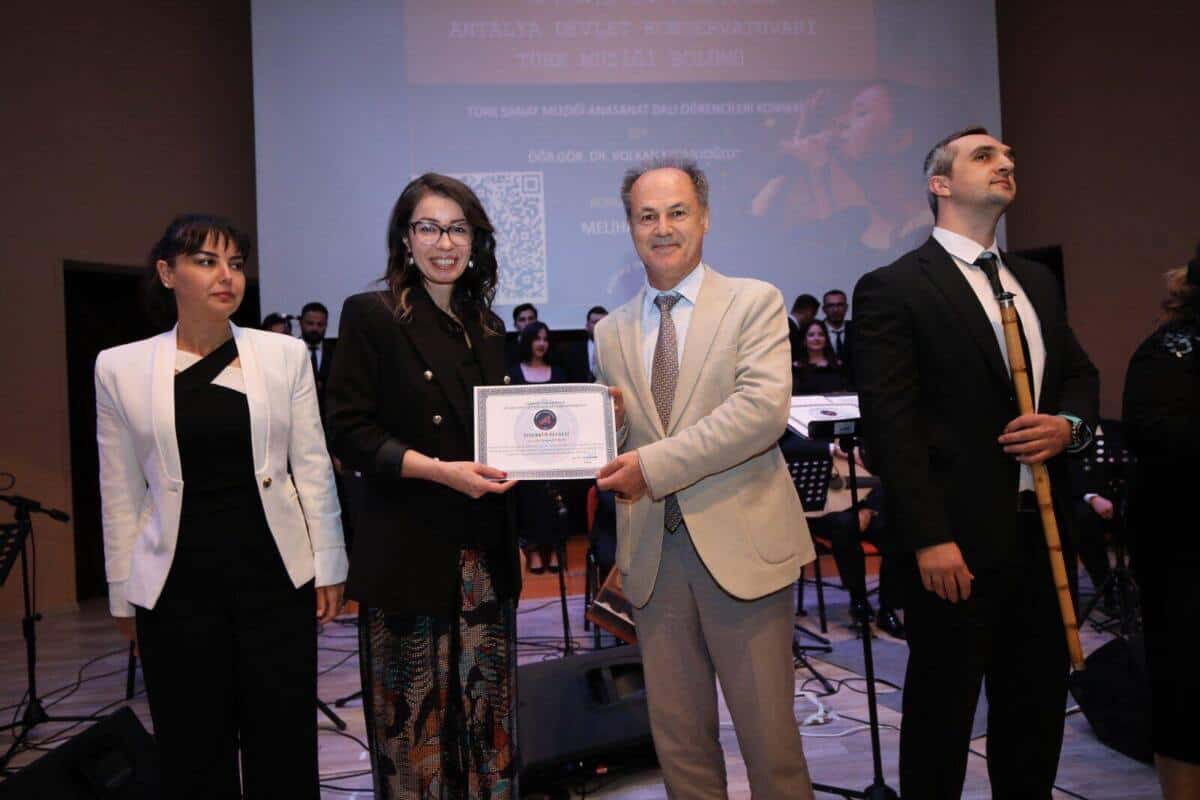 Akdeniz Üniversitesi’nde Melihat Gülses’in Katılımıyla Türk Sanat Müziği Gecesi