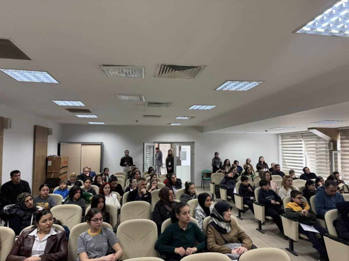 Sakarya Üniversitesi Öğrencileri Ada Dil Türkçe Şenliği'nde Saha Deneyimi Kazandı
